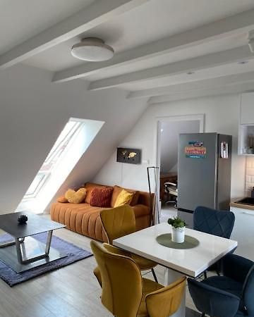 R77 Apartment Downtown - Penthouse Budapest Exterior photo