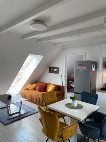 R77 Apartment Downtown - Penthouse Budapest Exterior photo
