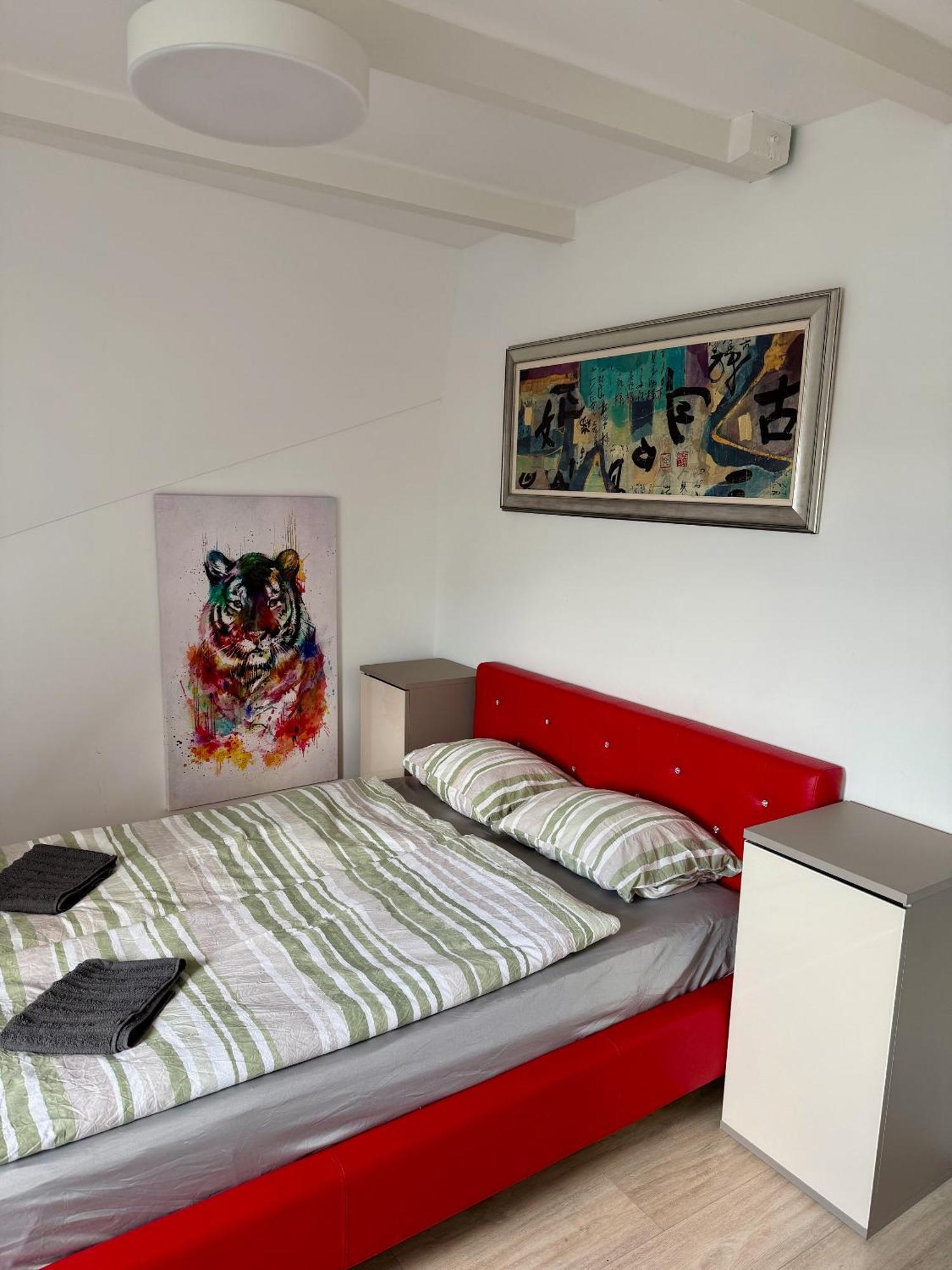 R77 Apartment Downtown - Penthouse Budapest Exterior photo
